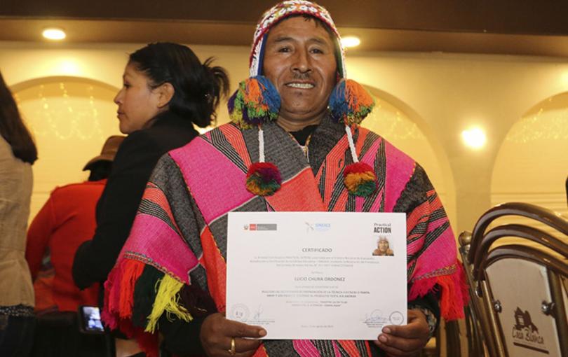 Estado reconoce las competencias y conocimientos de tejedores Q’ero de Cusco.