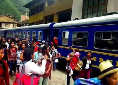 Tren local peruanos